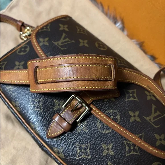 Louis Vuitton Sologne Vintage Crossbody Bag **Authentic - Picture 5 of 17